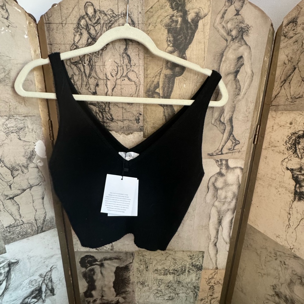Knit material cropped tank - would fit Large or XL
